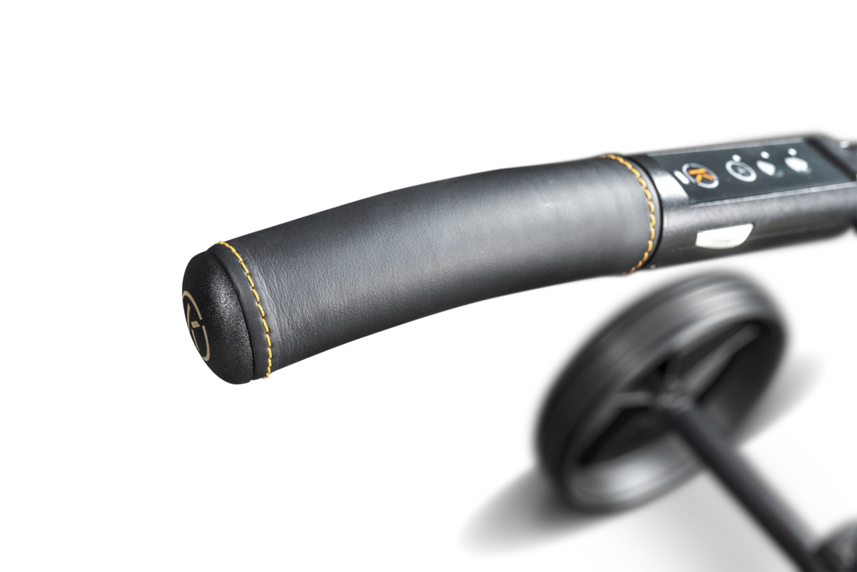 Chariot électrique KIFFE GOLF « K5 » avec porte-parapluie et porte-carte de score